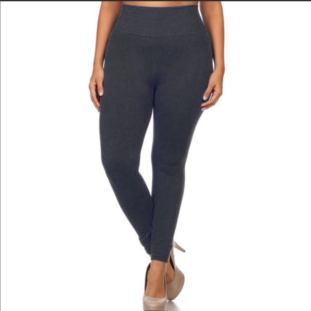 ⭐️LAST PAIR ⭐️Plus size fleece lined leggings